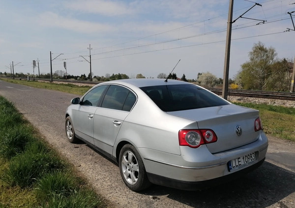 Volkswagen Passat cena 10000 przebieg: 386312, rok produkcji 2006 z Lublin małe 22